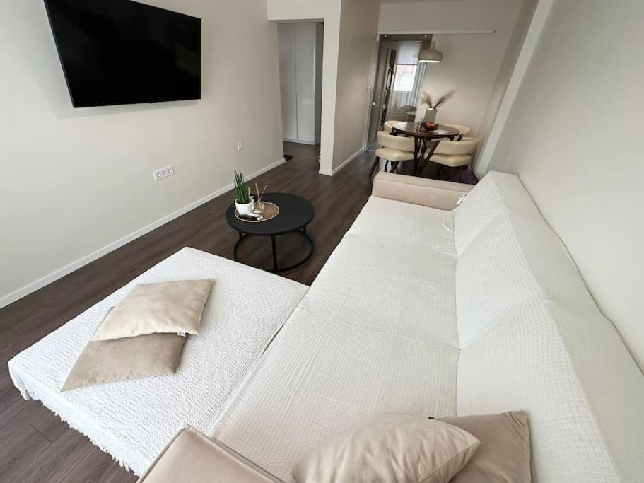New Luxury Furnished Apartment - Beach, Varna Center & Fast Wi-Fi Luaran gambar